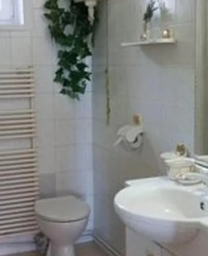 Anna アパート バダチョニトマイ