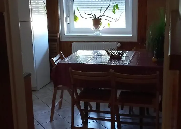 Anna * バダチョニトマイ